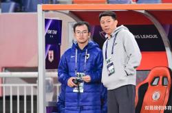 开云官方app入口-足球赛事中发生的意外事件引发广泛关注