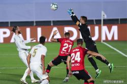 开云下载-西班牙球队在国内联赛中力压对手