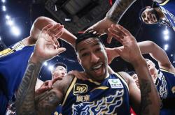 开云体育下载-外援巨星表现抢眼，助队斩获胜利