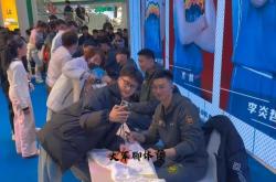 开云体育平台APP-包含球迷狂热支持篮球比赛现场热情高涨的词条