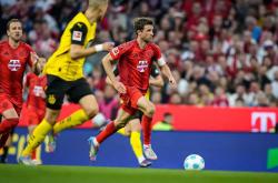 开云官方app入口-拜仁慕尼黑主场2-0战胜多特蒙德，德甲领跑的简单介绍