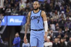 开云体育-灰熊击败快船，德克尔真不简单