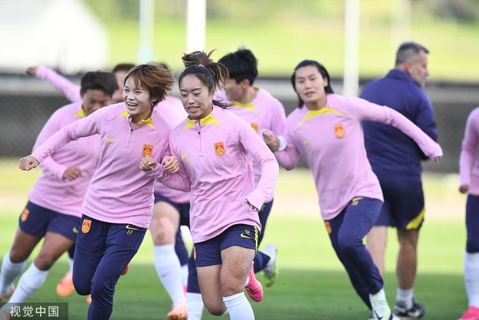 国内女子足球联赛火热开幕