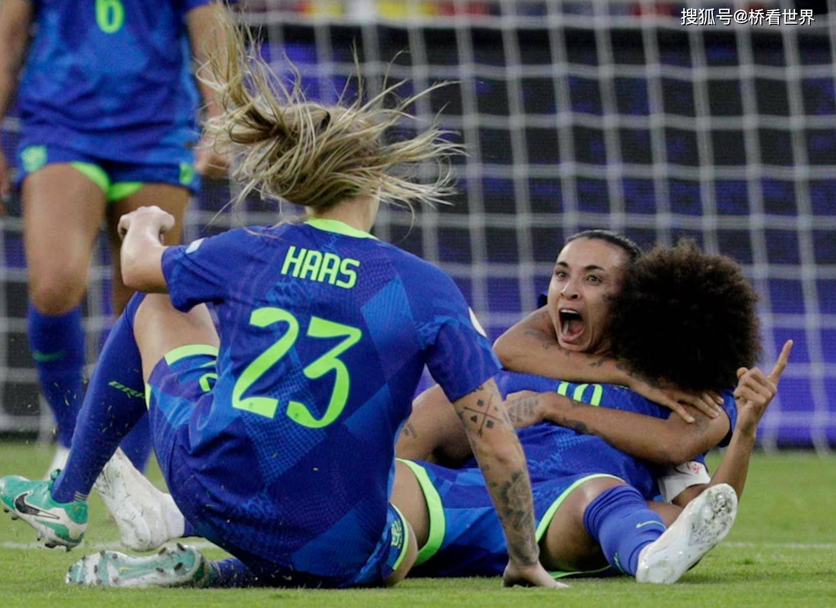 巴西女足队员被指控违规行为 巴西女足队员被指控违规行为