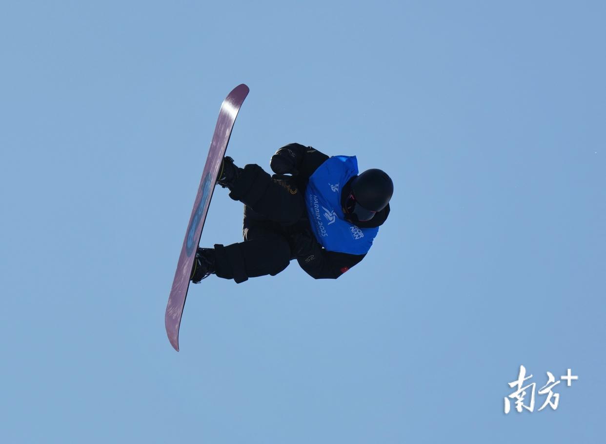 奥地利滑雪选手再夺金,速度飞快 奥地利滑雪选手再夺金,速度飞快