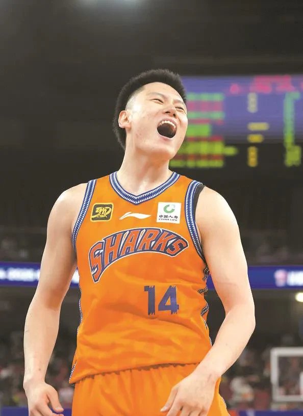 热门球员抢眼表现挑战赛季MVP 热门球员抢眼表现挑战赛季MVP