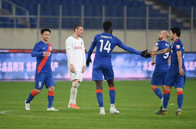 圣保罗前锋路易斯·费利佩即将加盟申花,球迷热议 圣保罗前锋路易斯·费利佩即将加盟申花,球迷热议