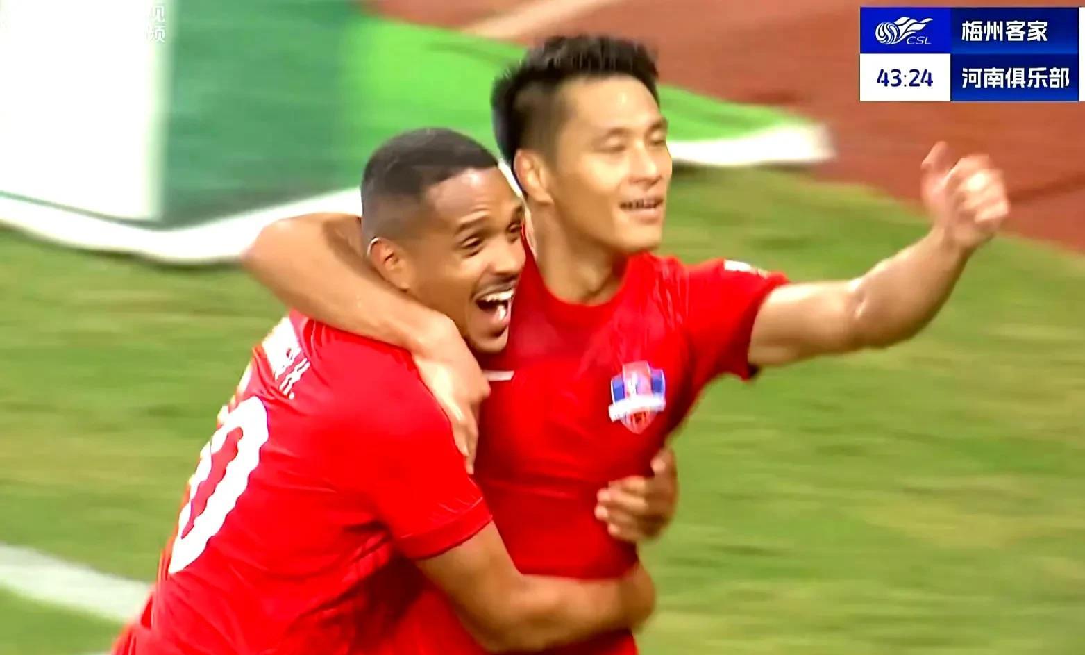 湖北男篮对决广西队,比赛节奏快速激烈异常 湖北男篮对决广西队,比赛节奏快速激烈异常