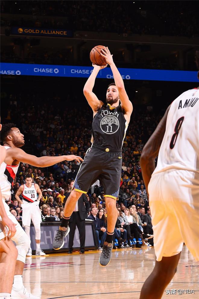 开拓者大胜爵士，终结三连败