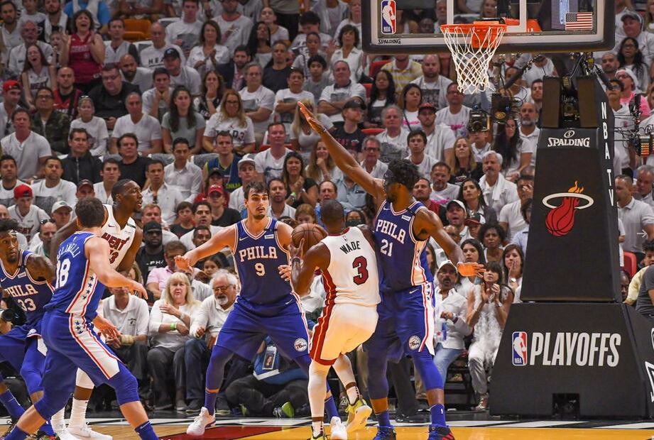 关于76人力克尼克斯，西蒙斯第六次三双的信息