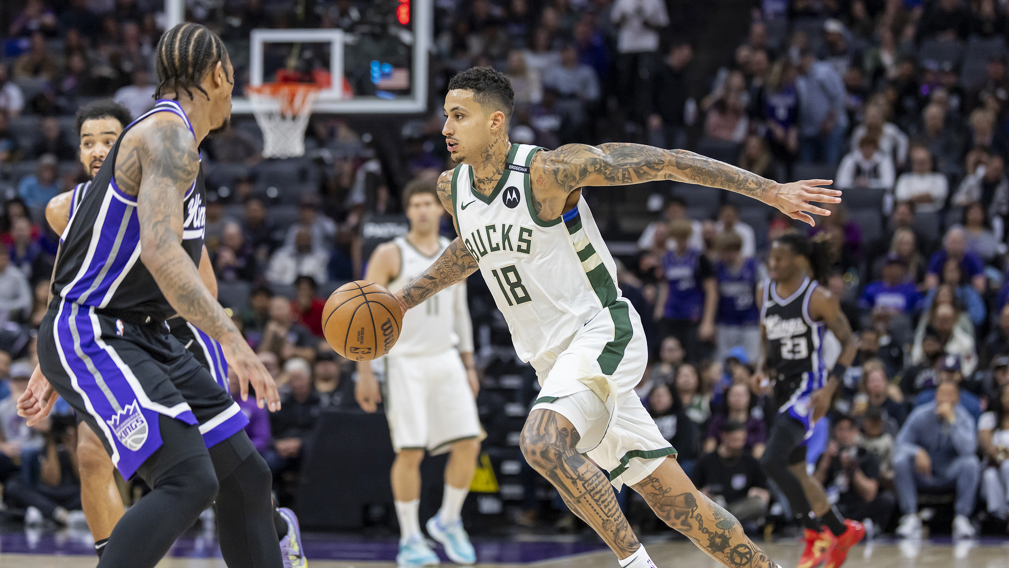 雄鹿双杀骑士，字母哥砍45分