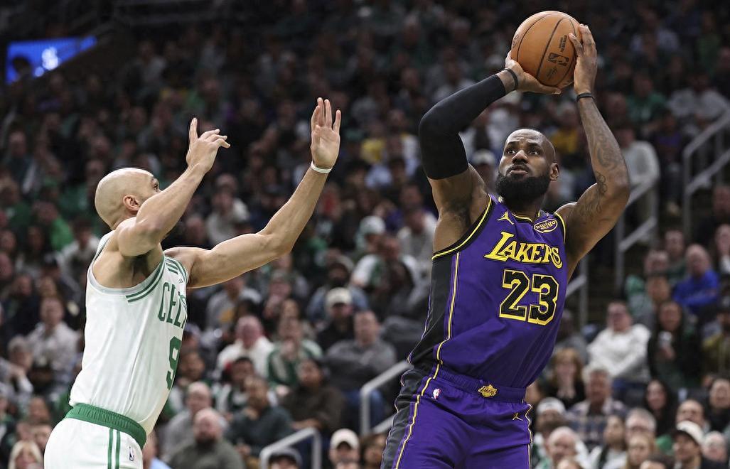 继续疯狂！湖人连胜勇士