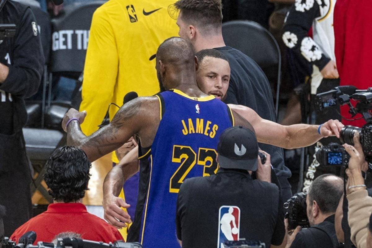 继续疯狂！湖人连胜勇士