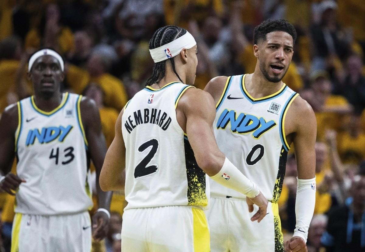 广东队完胜步行者,米切尔带队取胜 广东队完胜步行者,米切尔带队取胜